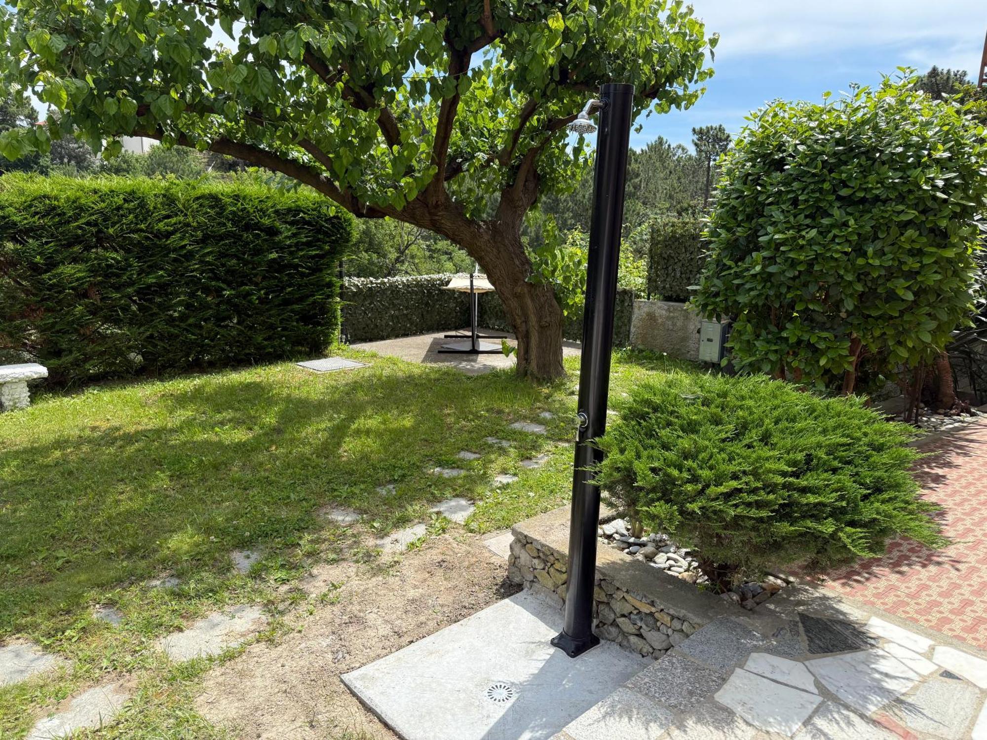 Villa Casa Giardino à Spotorno Extérieur photo
